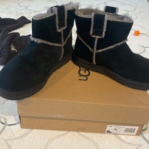 Ugg classic mini spill seam boots w8 black